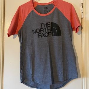 Women’s Northface Tee